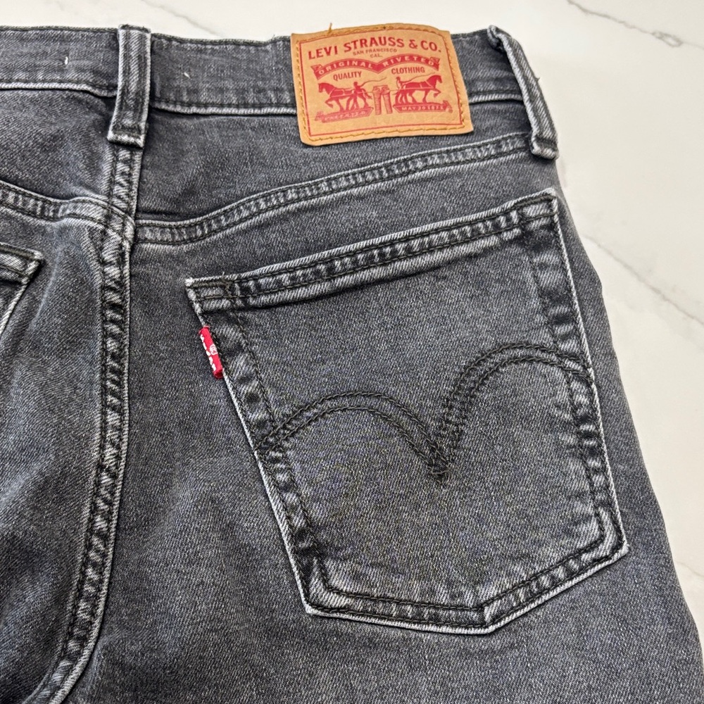 Levi's Skinny Jeans in Charcoal Gray - Picture 3 of 16